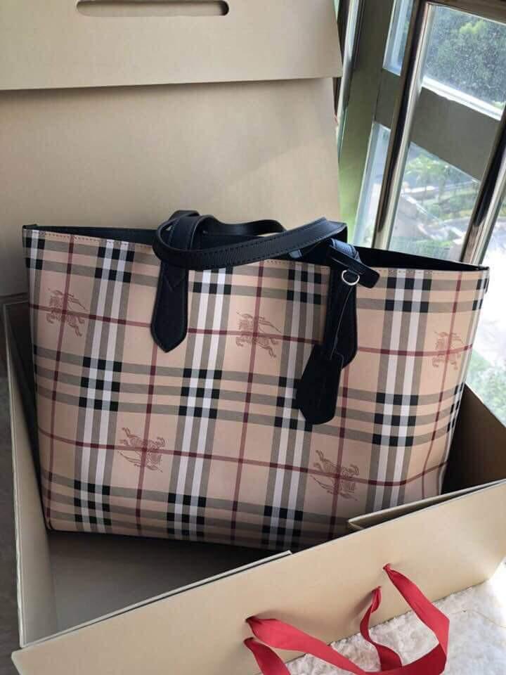 the medium reversible tote in haymarket check and leather