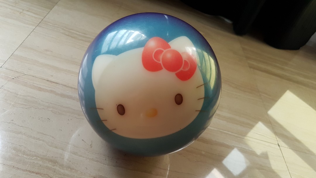 Hello Kitty Bowling Ball weight 8.5 lbs (Limited Edition), Sports Equipment, Sports & Games