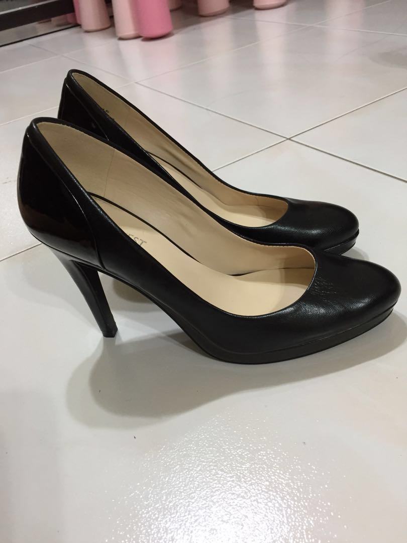 nine west black high heels