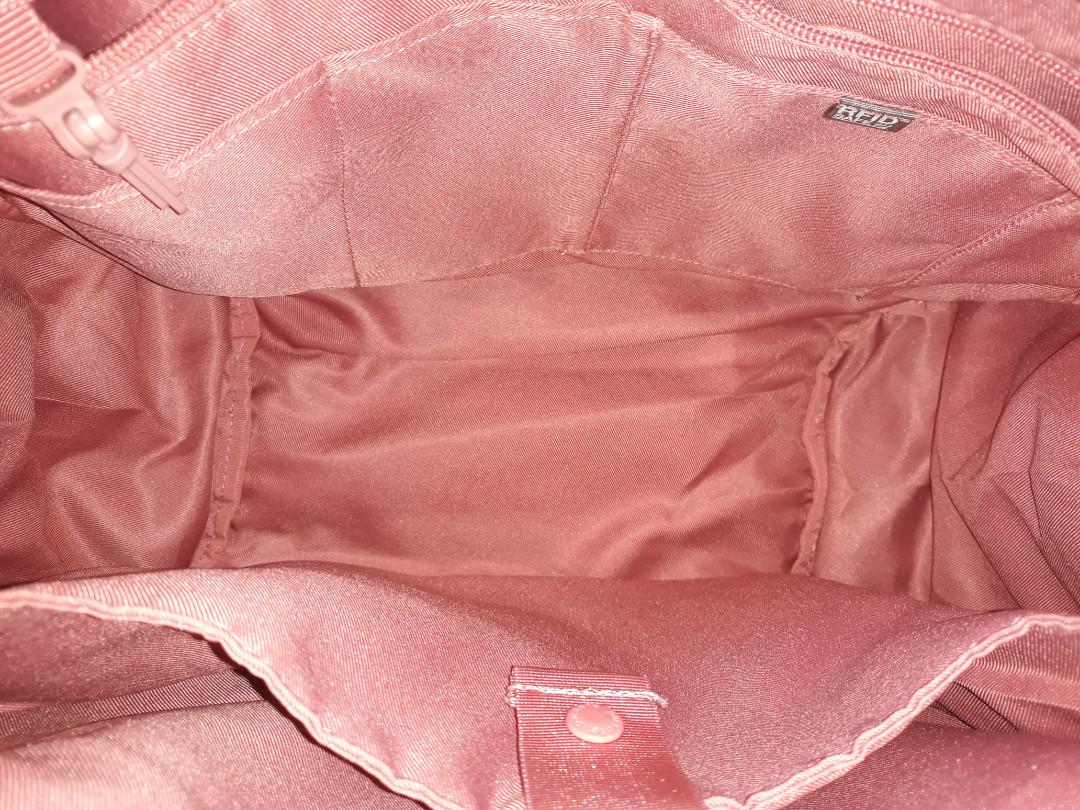 Pacsafe Citysafe 400 GII AntiTheft Hobo Bag, Women's Fashion, Bags