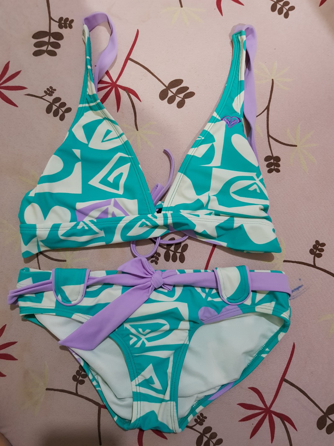 Roxy swimsuit, Women's Fashion, Swimwear, Bikinis & Swimsuits on Carousell