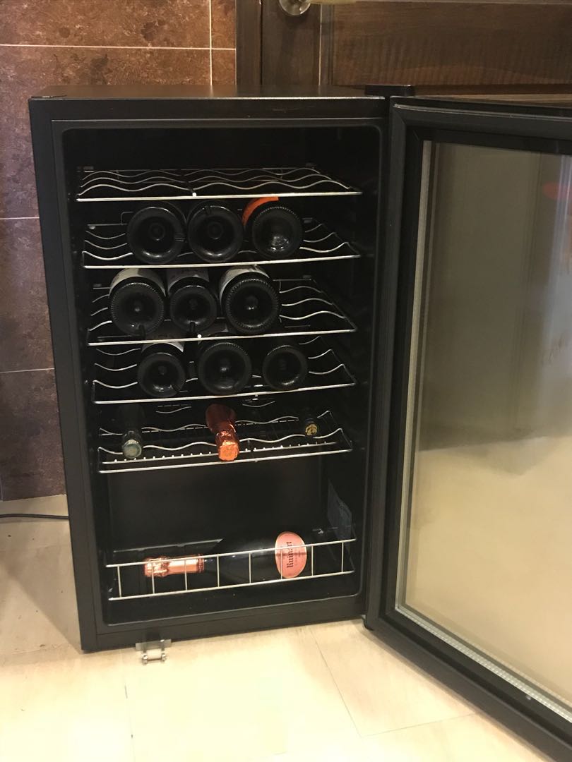 Wine cooler, TV & Home Appliances, Kitchen Appliances, Wine Cellar