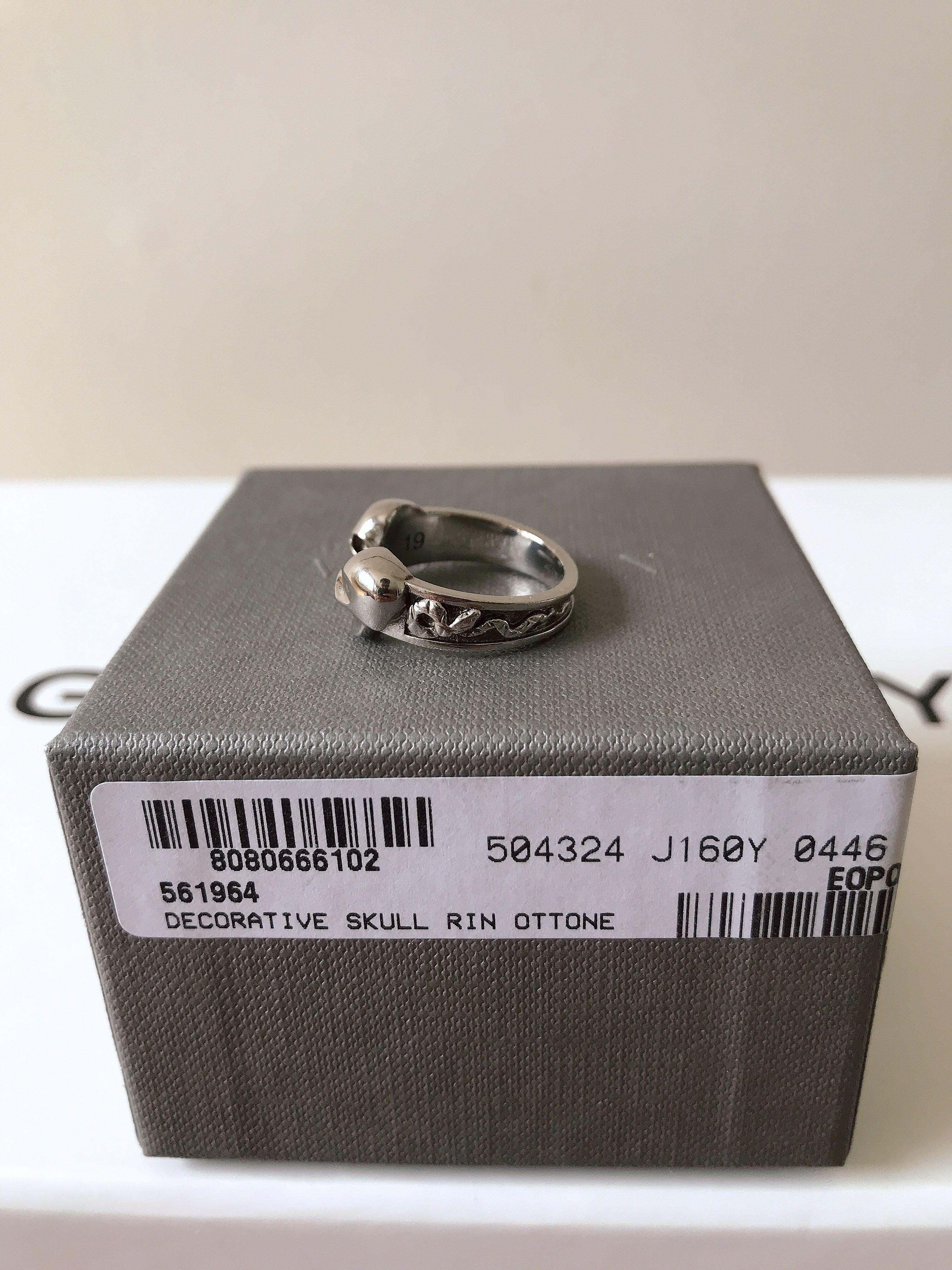 Alexander McQueen Silver Twin Skull Snake Ring Men s Fashion