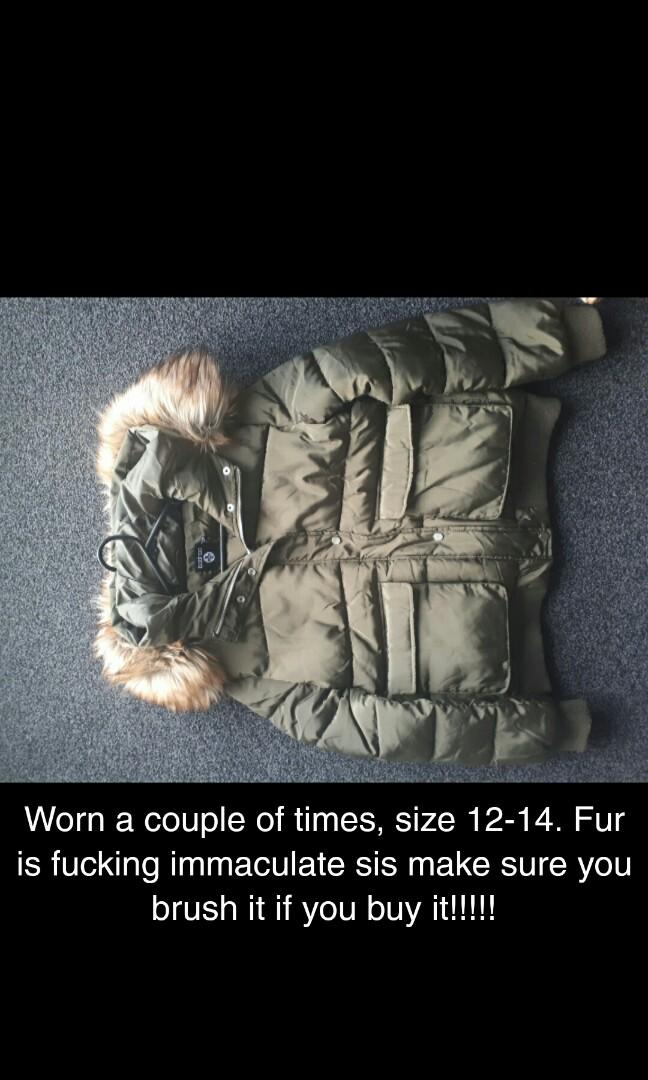 Boohoo jacket (Category: Clothes) located in Pakuranga. Submitted by buymebabe (Listing ID 189107616, Image 1). Description: Worn a couple times, perfect condition.