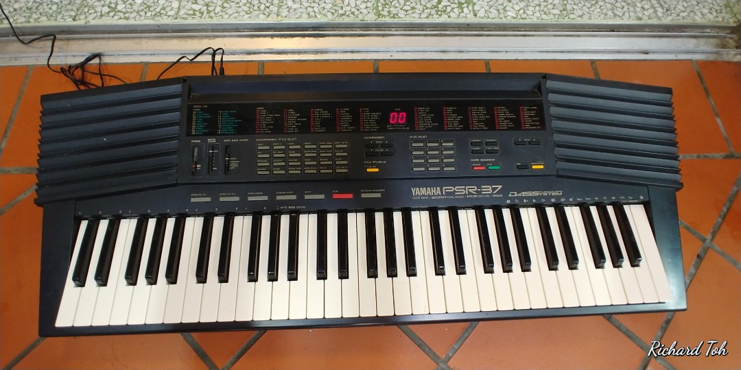 Electronic Keyboard, Yamaha, PSR37, Hobbies & Toys, Music & Media