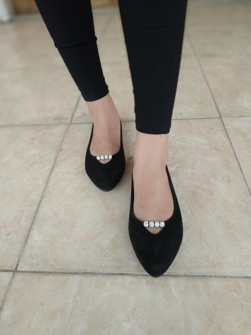 Elizabeth flat shoes