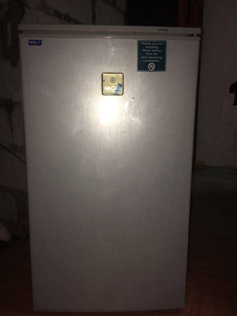 Eurotek Mini8 Eurotek Personal Mini Refrigerator, TV & Home Appliances, Kitchen ...