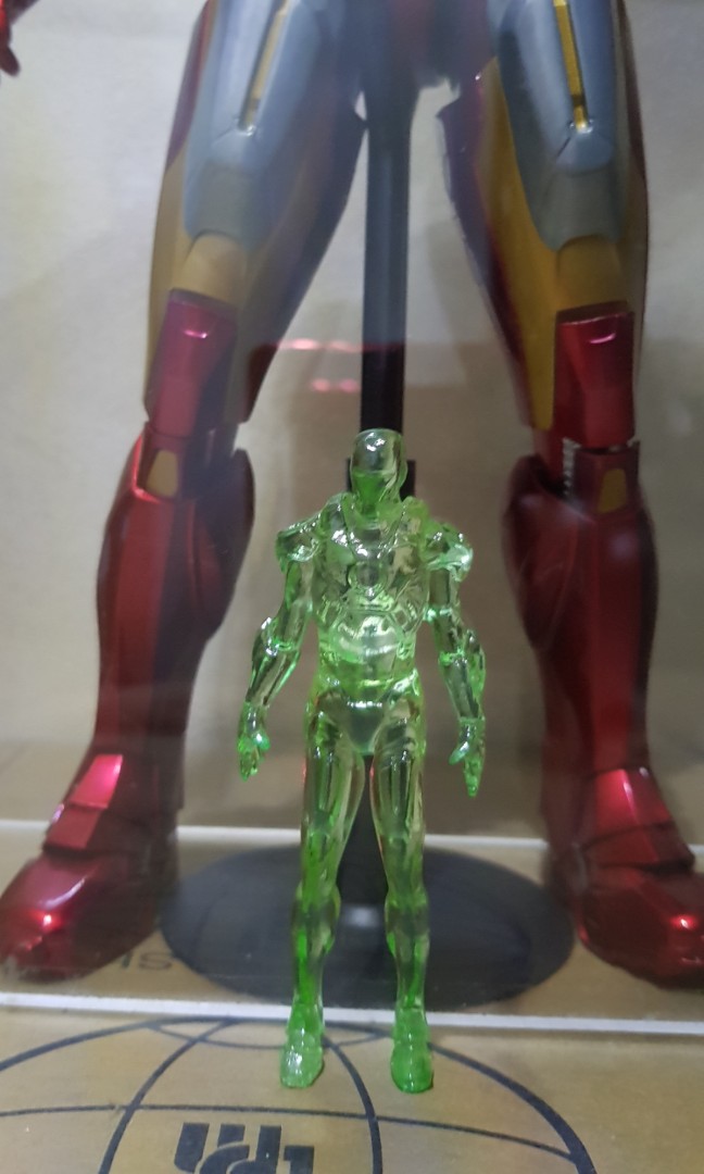 hot toys iron man holographic