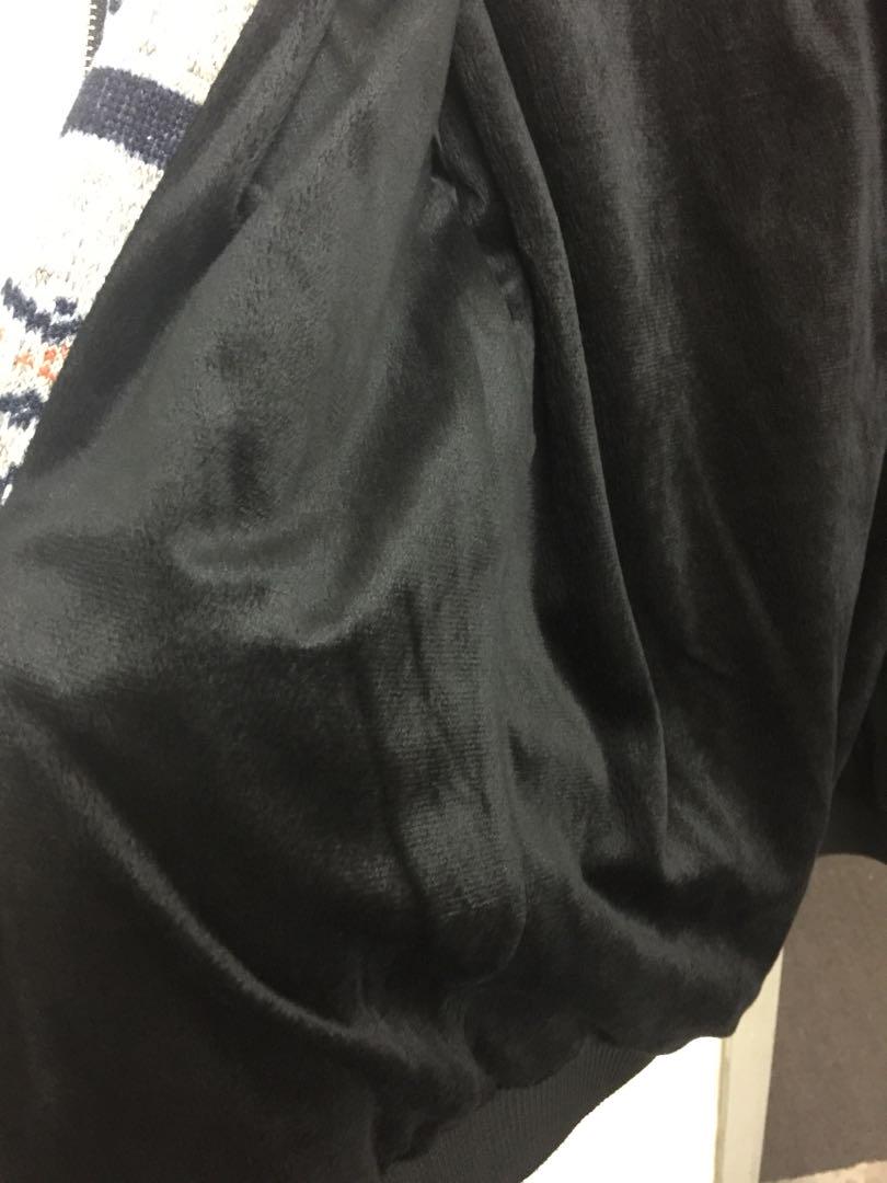 Jacket (Category: Coats, Jackets and Outerwear) located in Kuala Lumpur. Submitted by stevenmjy (Listing ID 189128087, Image 3). Description: .