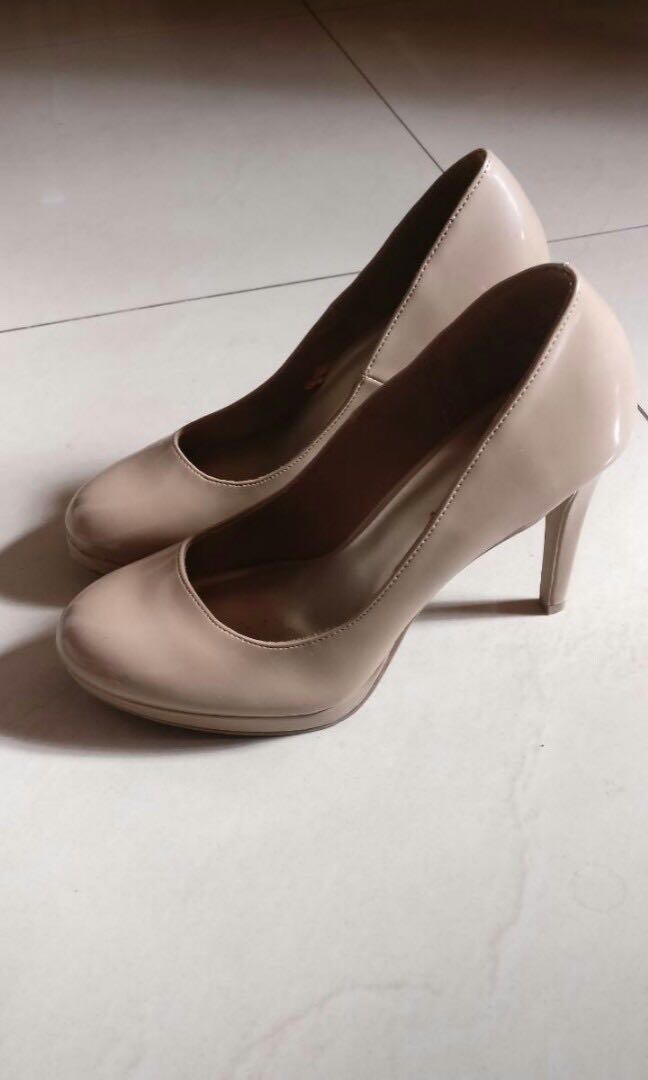 beige heels payless