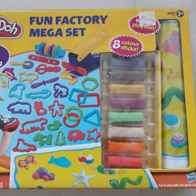 Hasbro Play-Doh Fun Factory Deluxe Set
