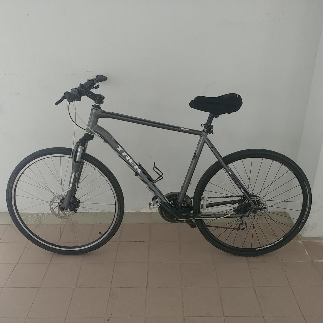 trek hybrid frame size