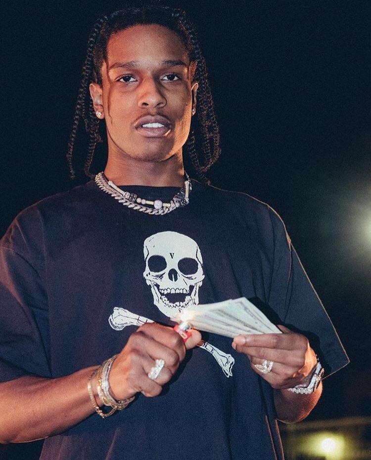 vlone skull and bones tee