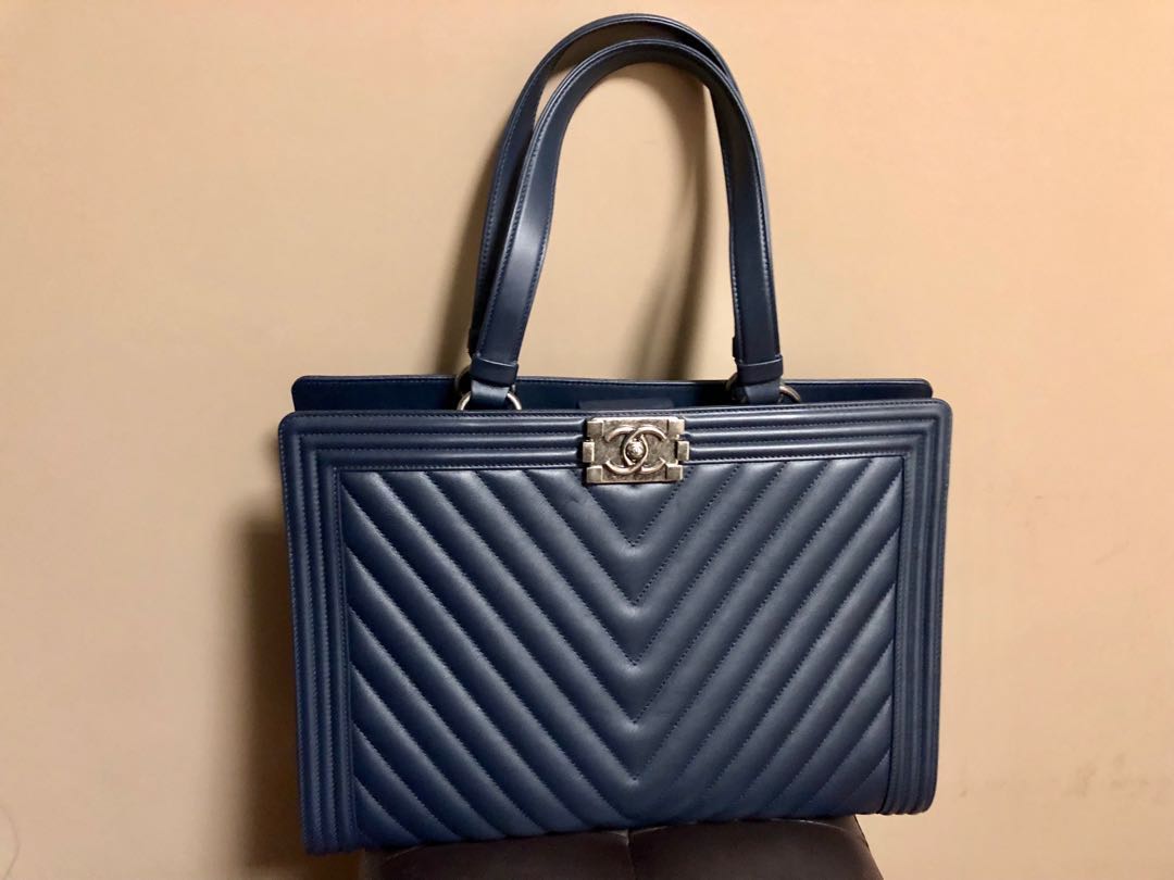 chanel boy tote