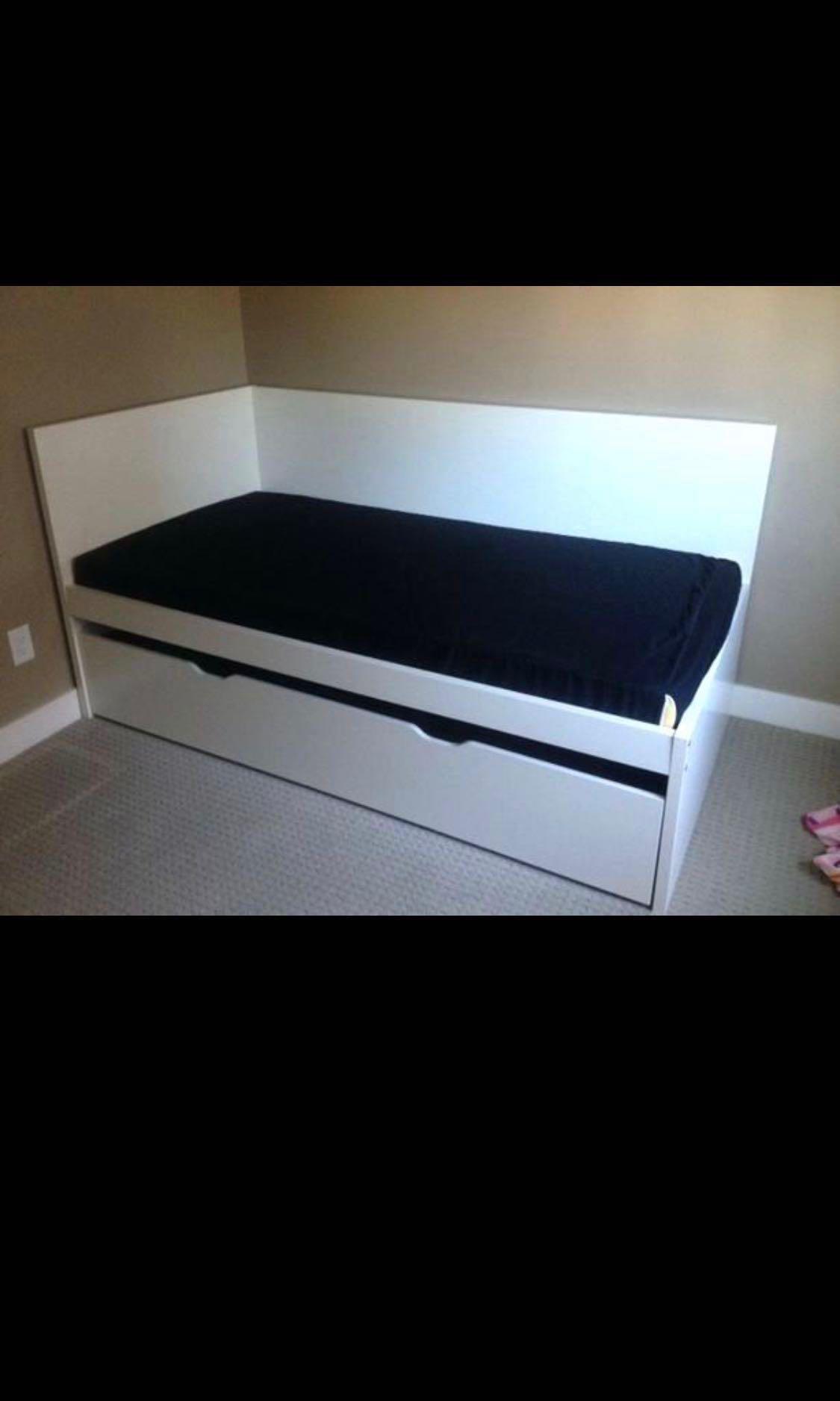 Bed Frame （分類：床架及床褥）位於 Hong Kong。 由 jonathanhkhk 提交（商品編號 171531933，圖片 1）。簡介： Only bed frame , no mattresses included Can maybe provide one mattress if still available 。