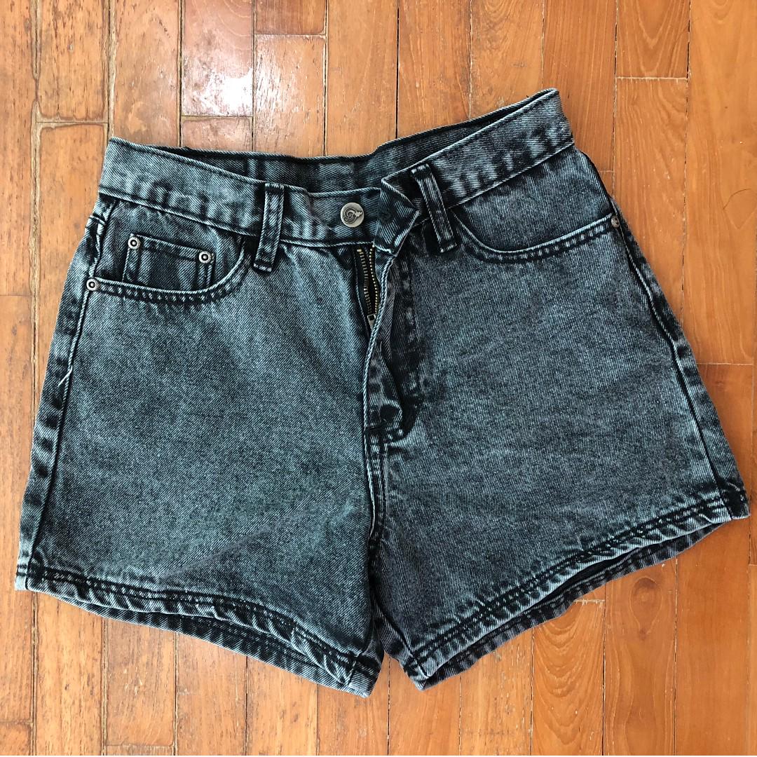 Black Acid Wash Denim Shorts Women S Fashion Bottoms Jeans Leggings On Carousell