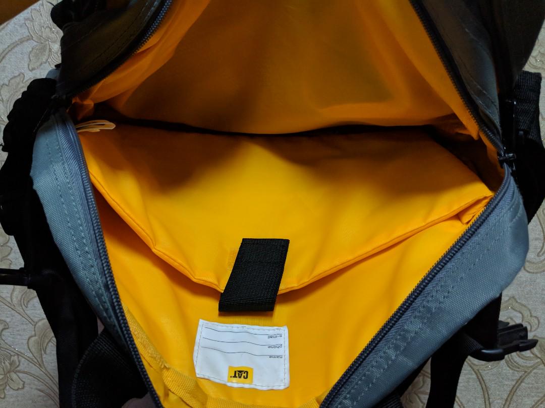 Caterpillar Crossover Postman Messenger/Laptop Bag, Men's Fashion, Bags