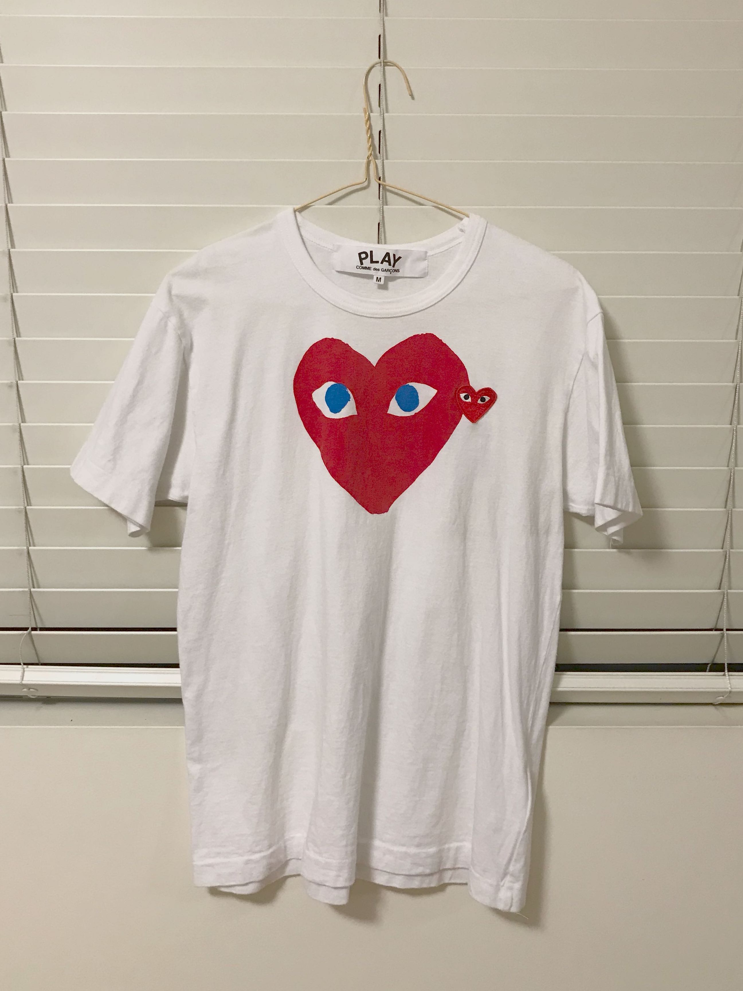 cdg play red heart t shirt