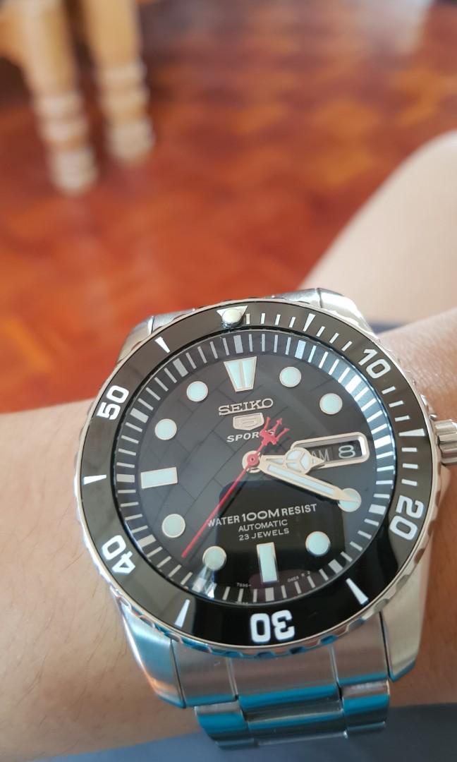 Seiko trident outlet second hand