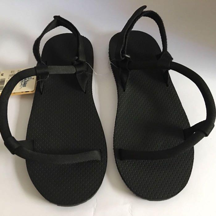 Mont Bell Lock On Sandals 涼鞋拖鞋m Size 39 42碼都岩 男裝 男裝鞋 Carousell