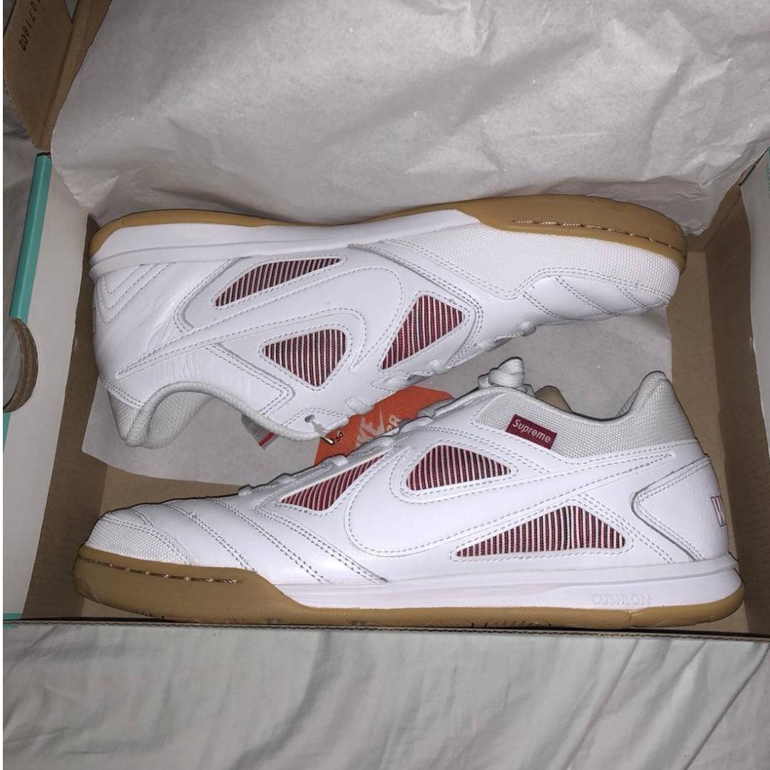 Supreme gato white hot sale