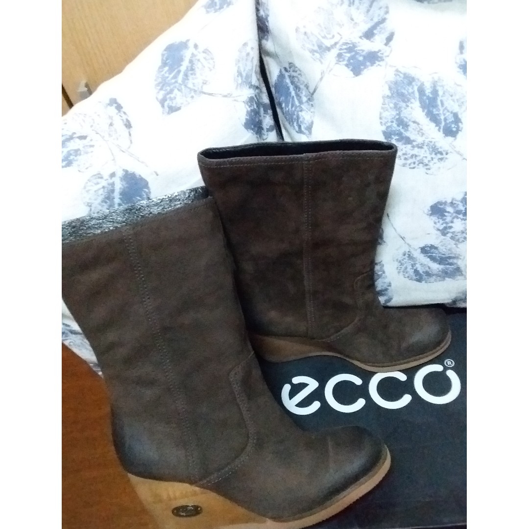 ecco suede shoes