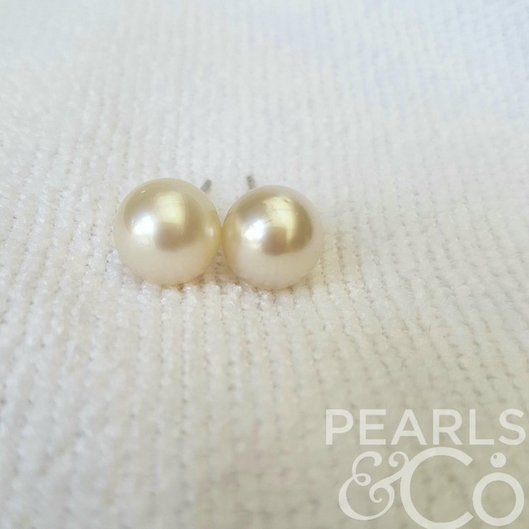 Pearls & Co. 9.x mm White SSP (Category: Sneakers & Footwear) located in Quezon City. Submitted by makeupnthings (Listing ID 189233490, Image 1). Description: W/ stainless steel stud and box. Free shipping w/insurance w/in MM..