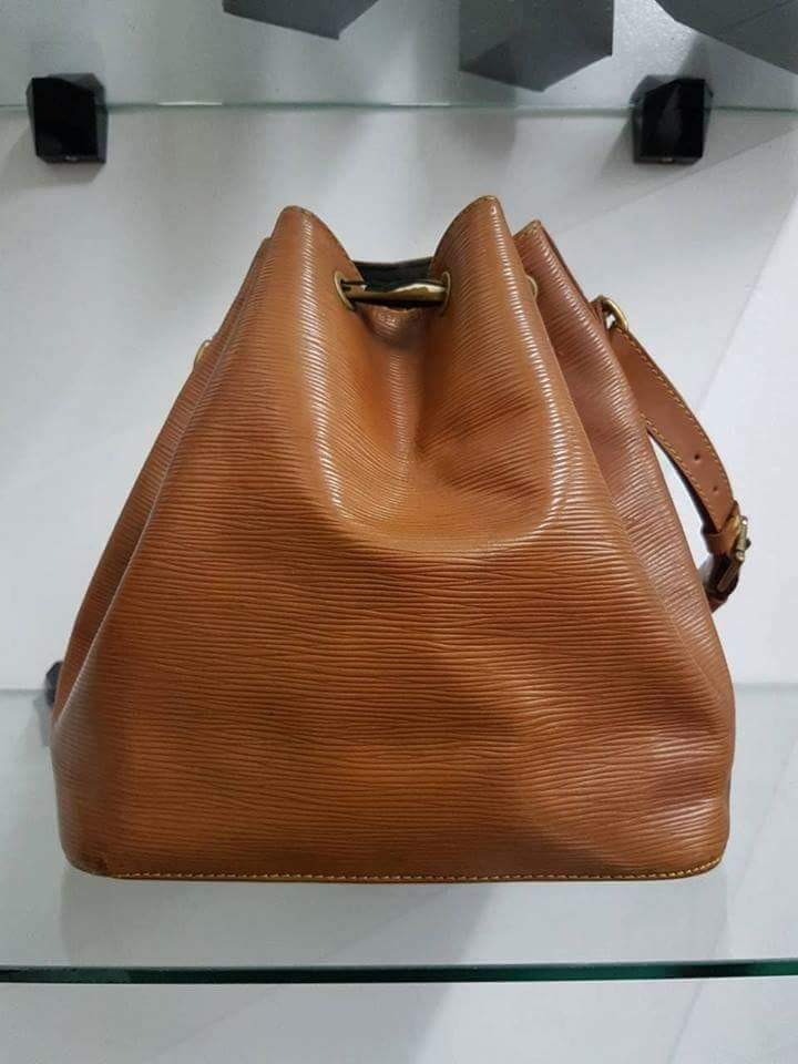 Authentic Louis Vuitton Epi Leather Large Noe Shoulder Bag, Women's  Fashion, Bags & Wallets, Purses & Pouches on Carousell