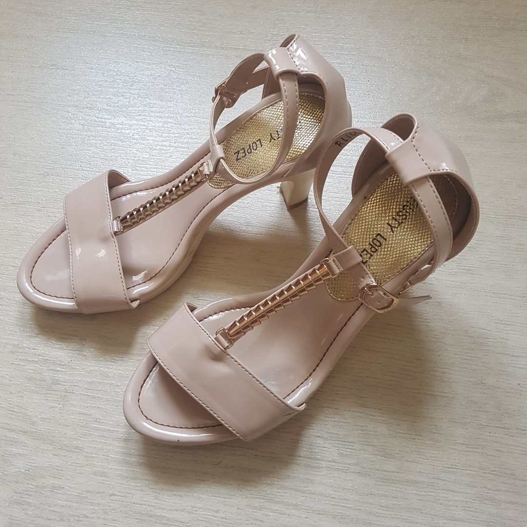 Rusty Lopez Sandals Women s Fashion Footwear Sandals on Carousell