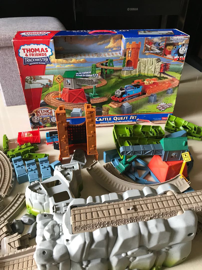 thomas and friends castle quest set