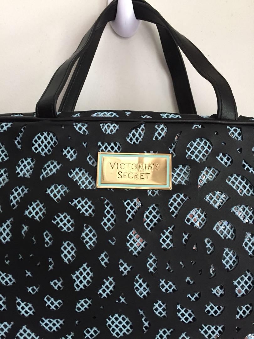 VICTORIA'S SECRET Travel Organizer, Women's Fashion, Bags & Wallets