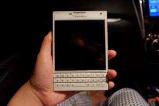 Blackberry Passport Putih (NEGO)