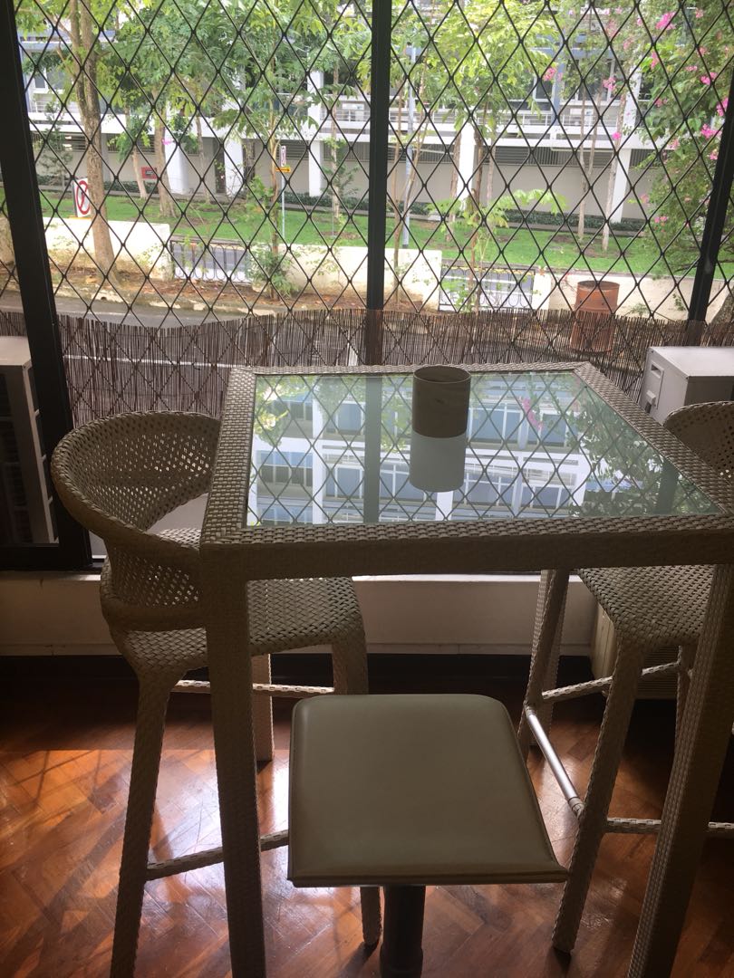 Dedon High Chairs N Table