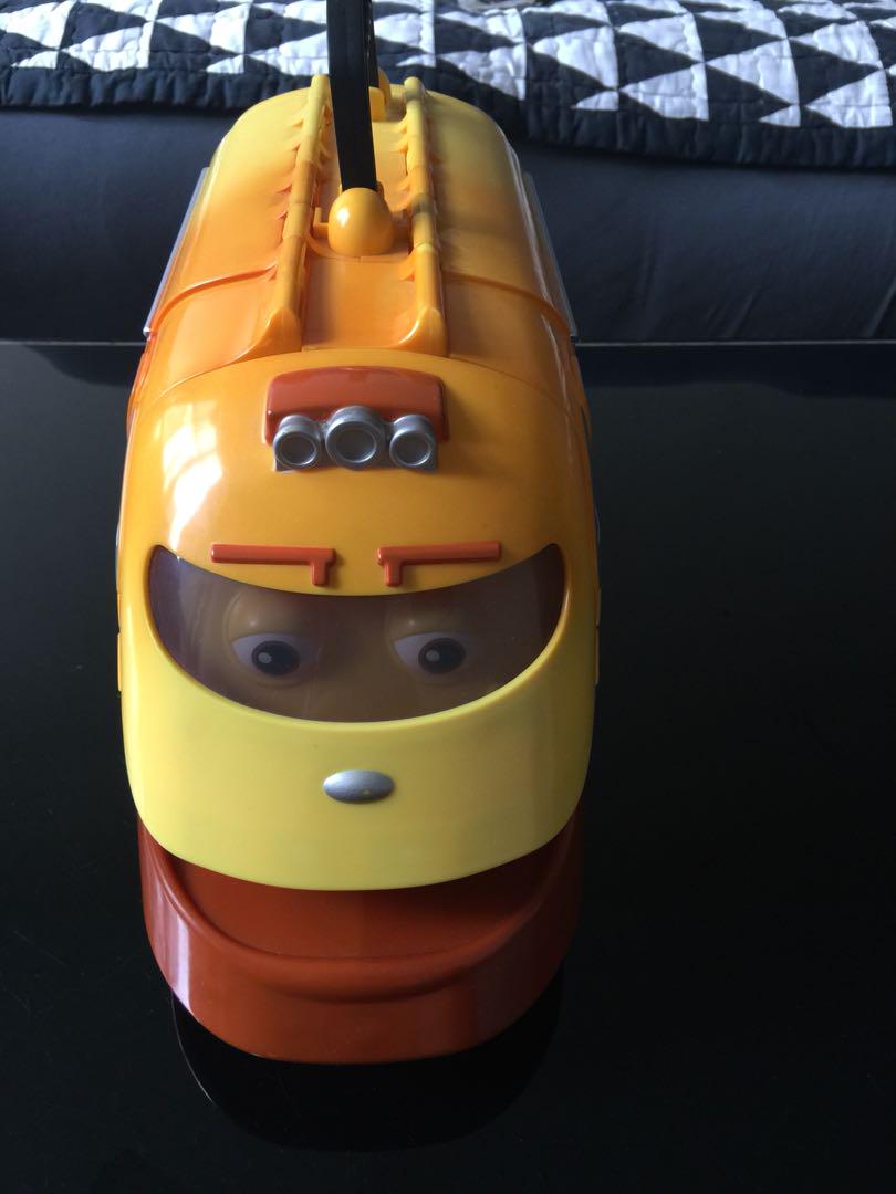 Disney Chuggington characters - Action Chugger carry case with 6 ...
