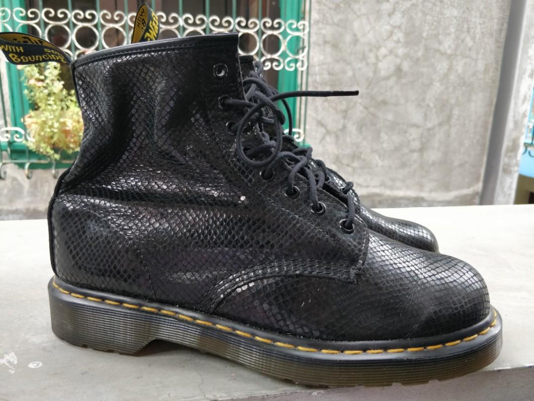 Snakeskin doc martens black clearance