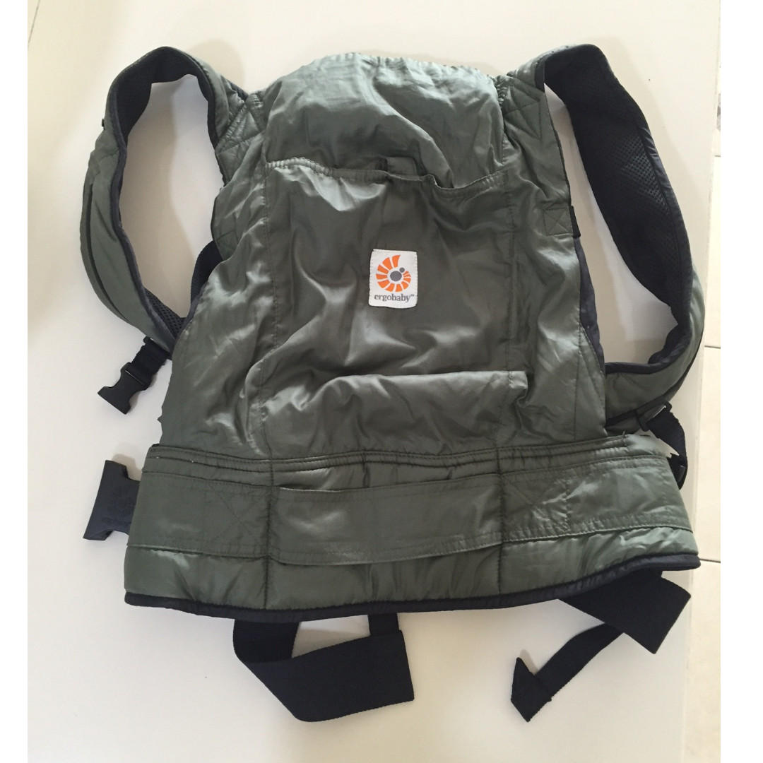 Ergobaby discount stowaway carrier