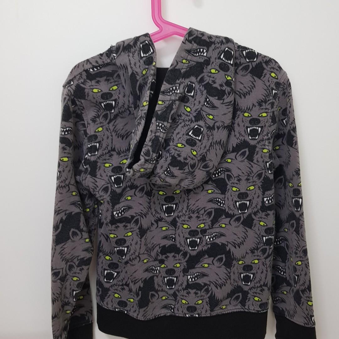 H&m top wolf sweater
