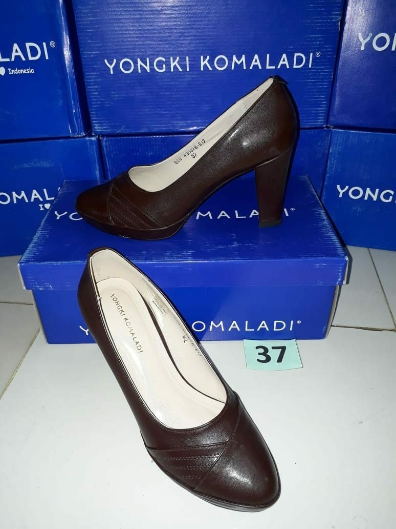 Jual Murah Sepatu Wanita Merk Yongki Komaladi Fesyen Wanita Sepatu Di Carousell