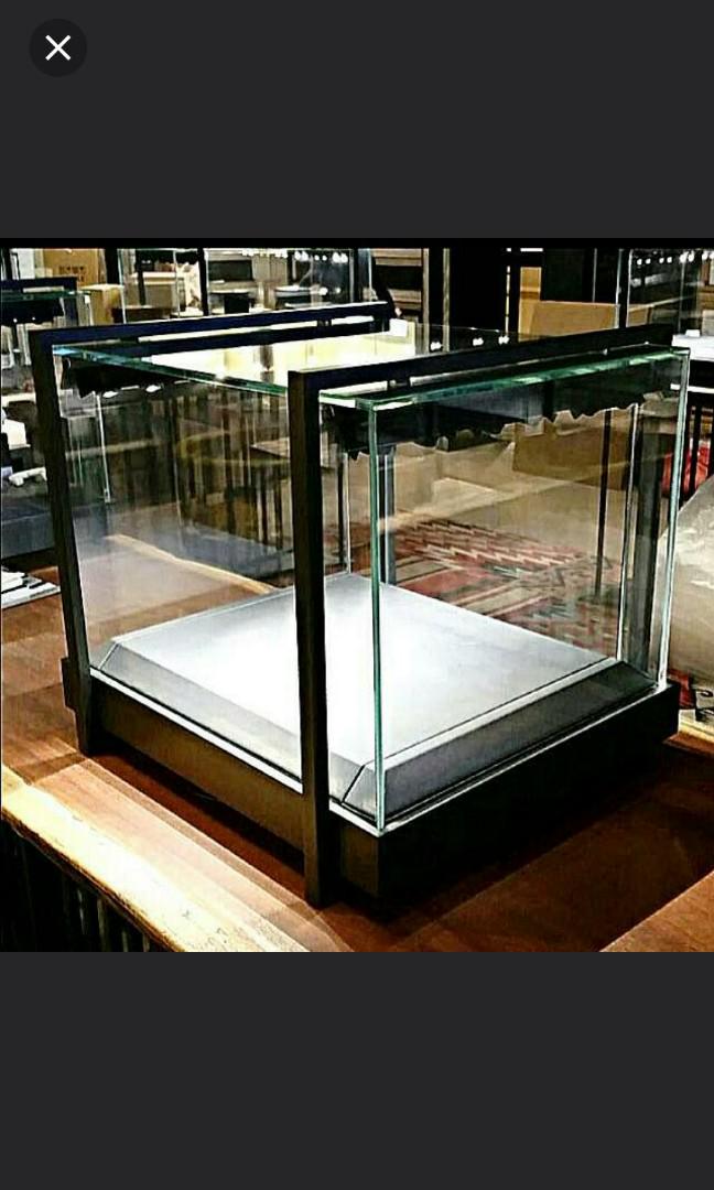 Luxury Cube Glass Display (LED) (watches, jewellery), Furniture