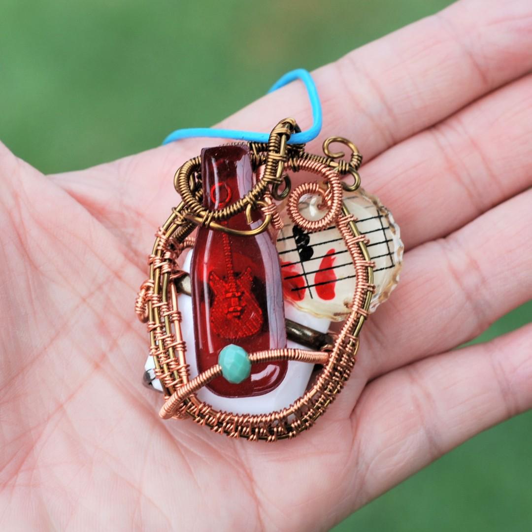 Wire wrapped discount resin jewelry