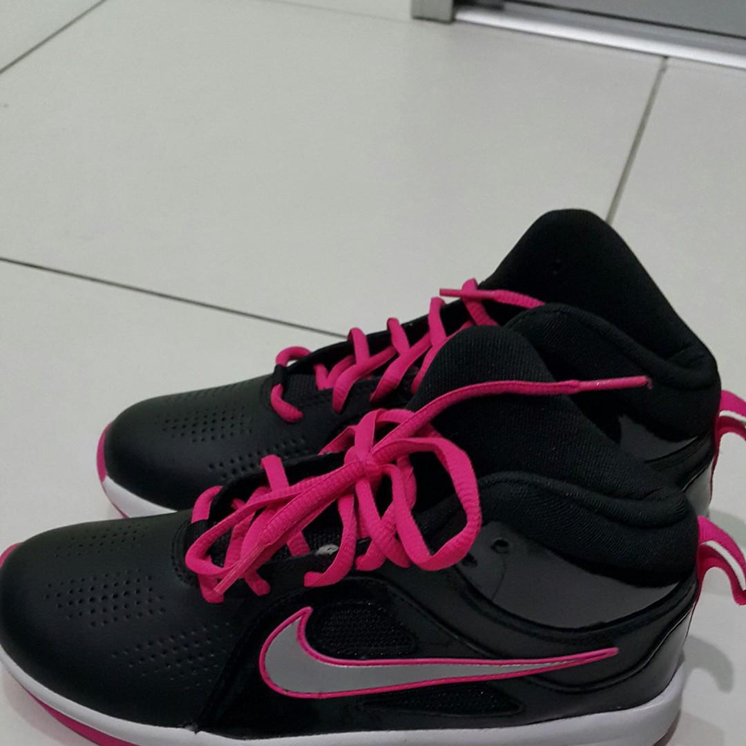 Original Nike From Mitsui Outlet Park Klia Women S Fashion Shoes On Carousell