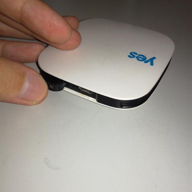 Original Yes 4G Huddle XS Portable Wifi Modem, Computers & Tech, Parts