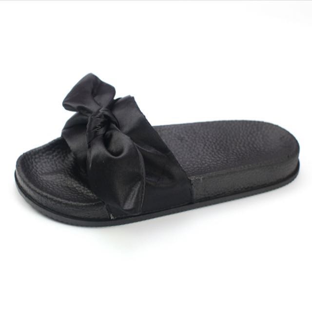 rihanna puma flip flops