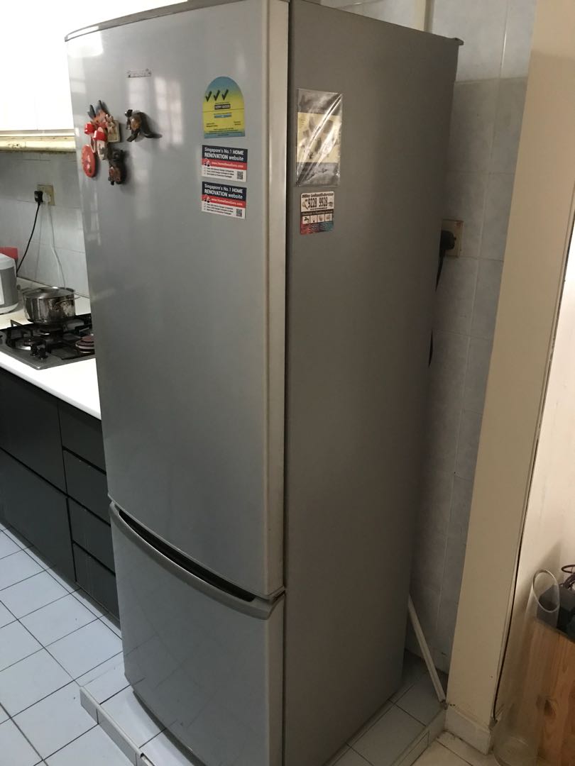 Selling Second Hand Fridge Tv Home Appliances Kitchen Appliances Refrigerators Freezers On Carousell