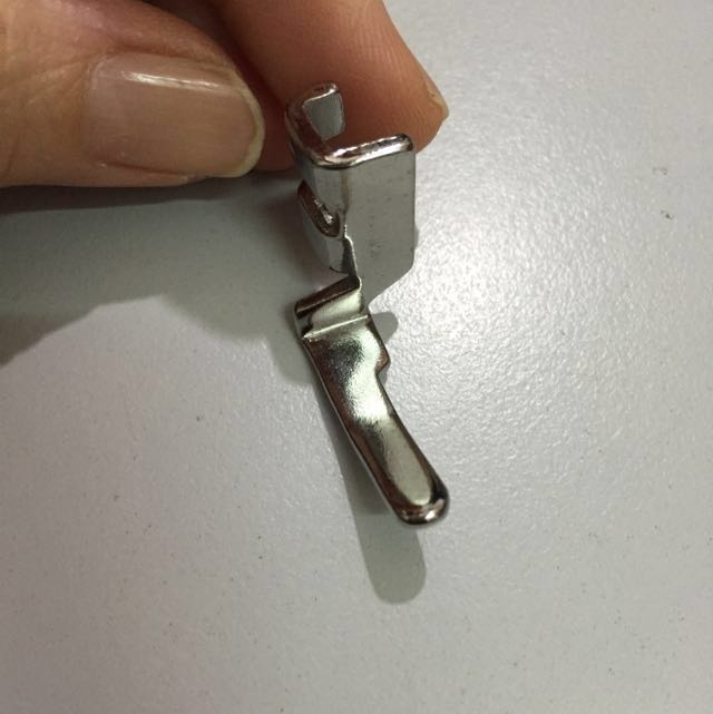 Sewing Machine Foot (zipper) 141, Hobbies & Toys, Stationery & Craft