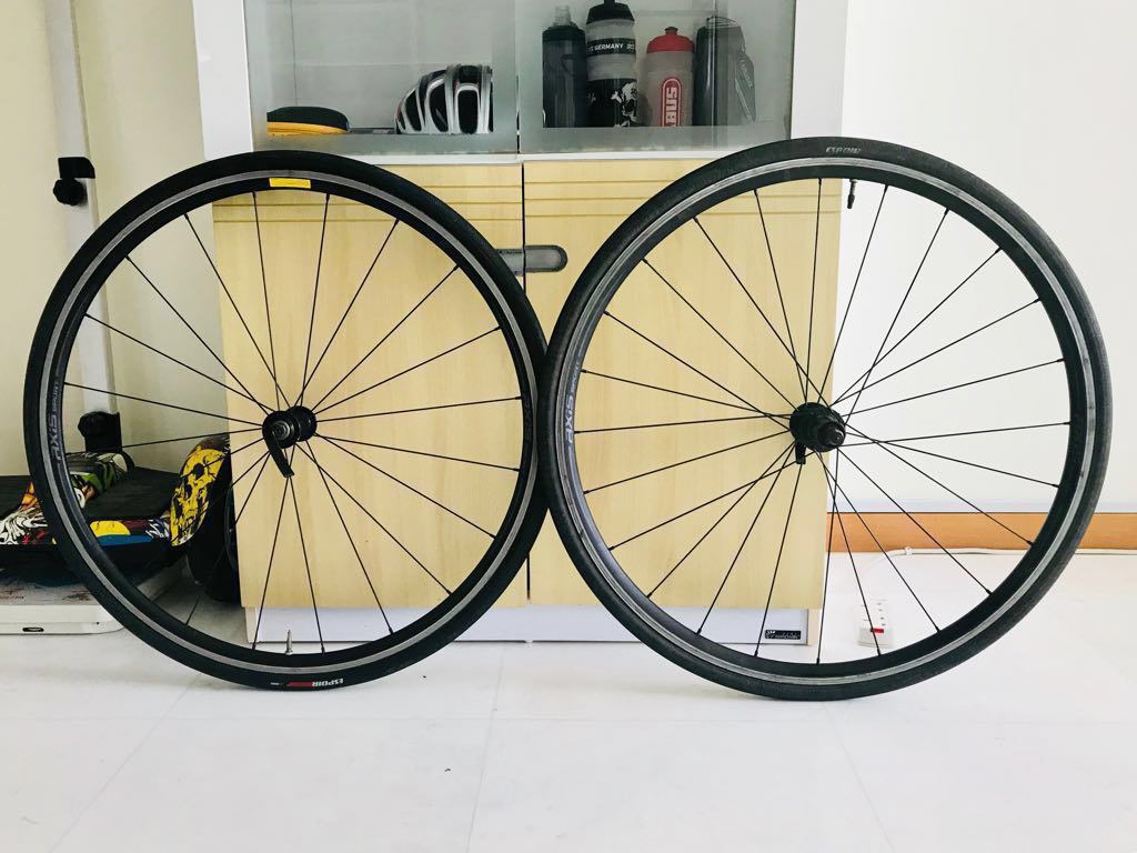 Specialized Axis Sport wheelset with 