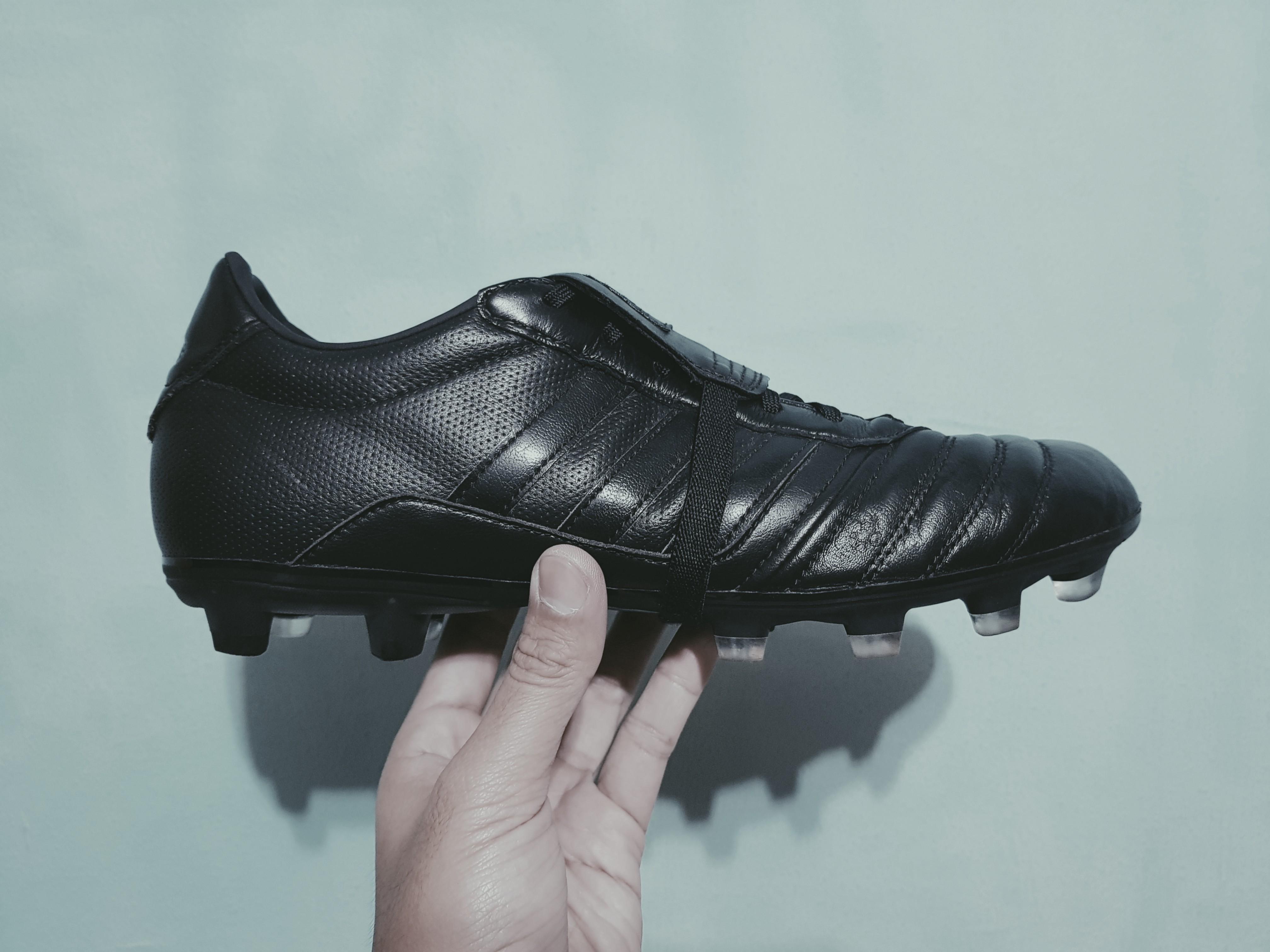 US10 UK9.5 Adidas Gloro 15.1 Blackout