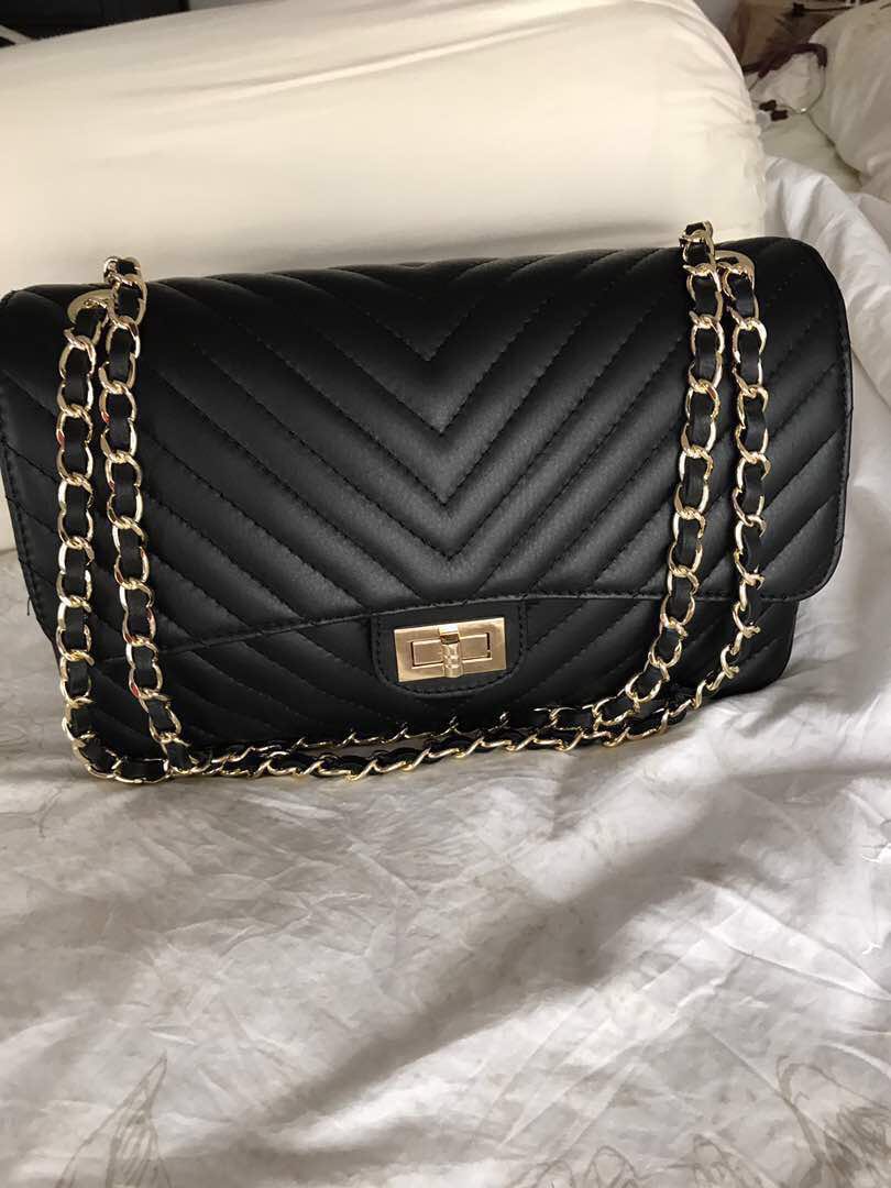 Vera Pelle Leather Bag with gold coloured chain Women s Fashion