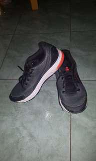 PUMA SHOES SIZE 39