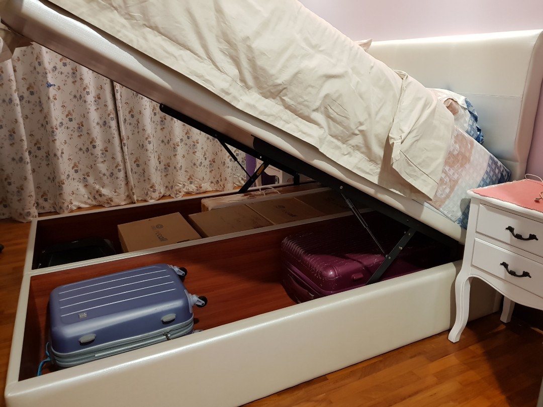 Englander Storage Queen Bedframe Furniture Beds Mattresses On Photo